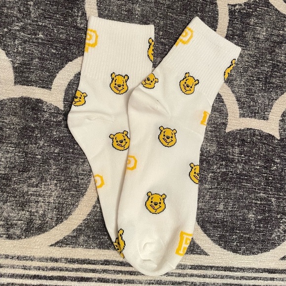 2/$15 Winnie the Pooh Socks Disney World  Disneyland Minnie  Donald  Sulley - Picture 1 of 3